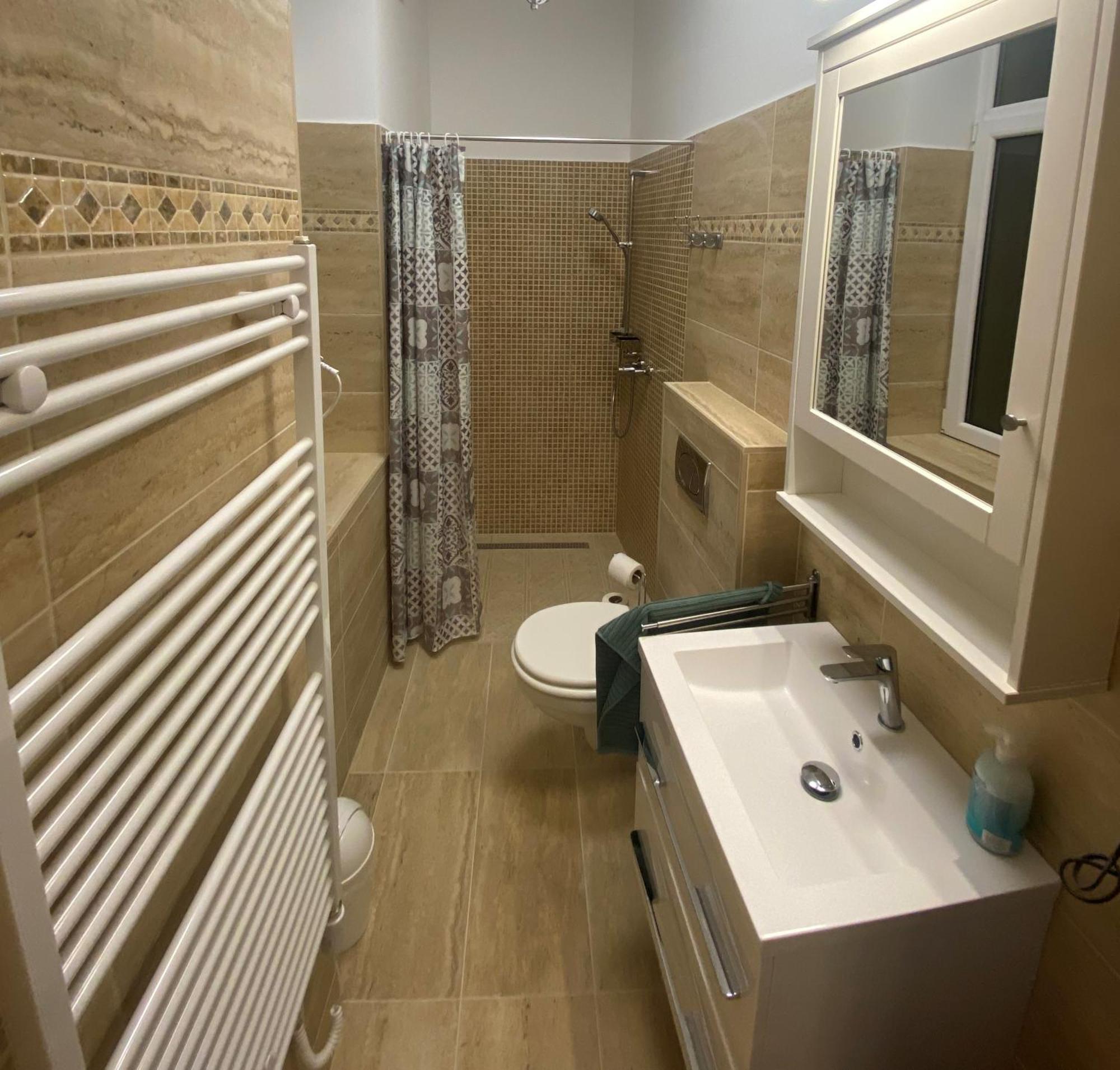 Amazing Kazinczy Flat No. 1