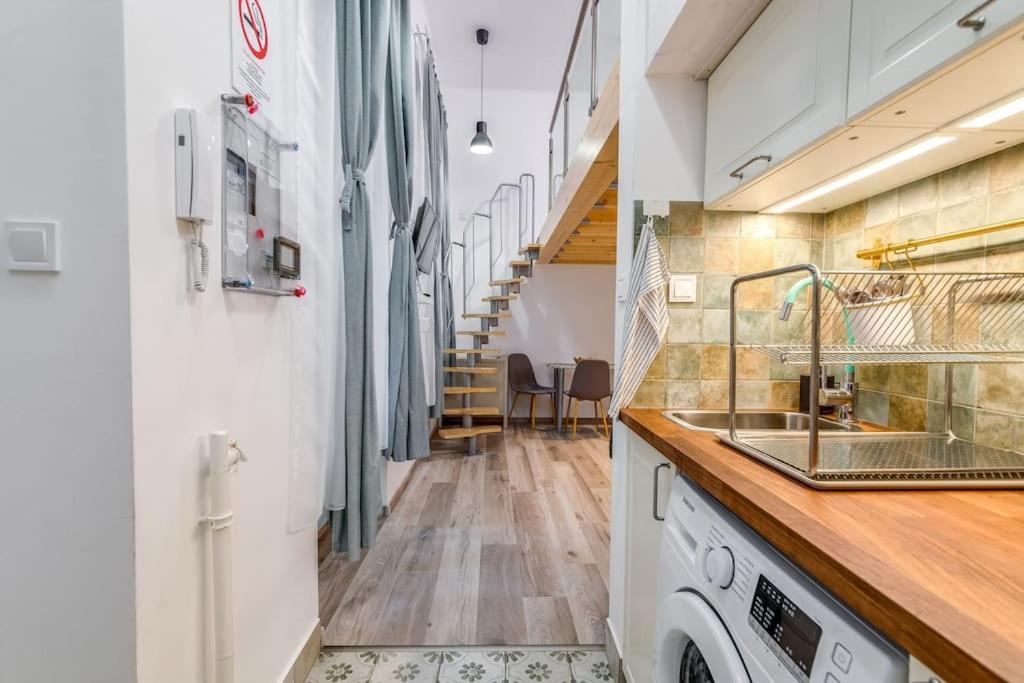 Amazing Kazinczy Flat No. 1 דירה