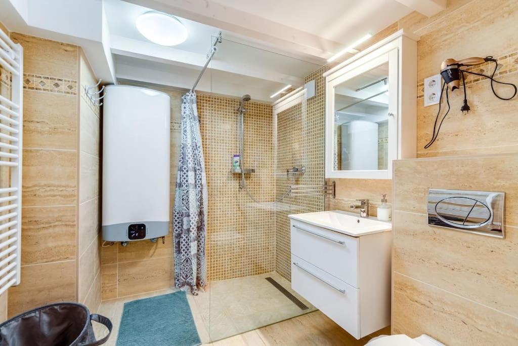 Amazing Kazinczy Flat No. 1 * בודפשט
